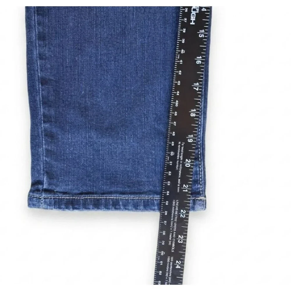 Torrid Mid Rise Skinny Capri Denim Jeans Medium Wash Stretch Distressed Crop 18